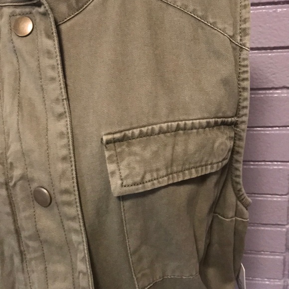 Vest Per Se NWT. - Picture 4 of 4